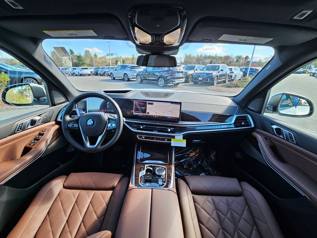 New 2026 Mineral White Metallic BMW xDrive50e image 5