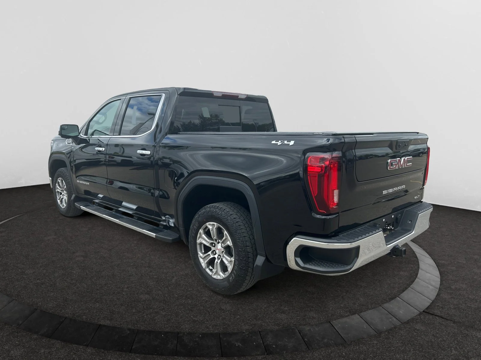 Used 2025 Black GMC SLT Crew Cab image 3