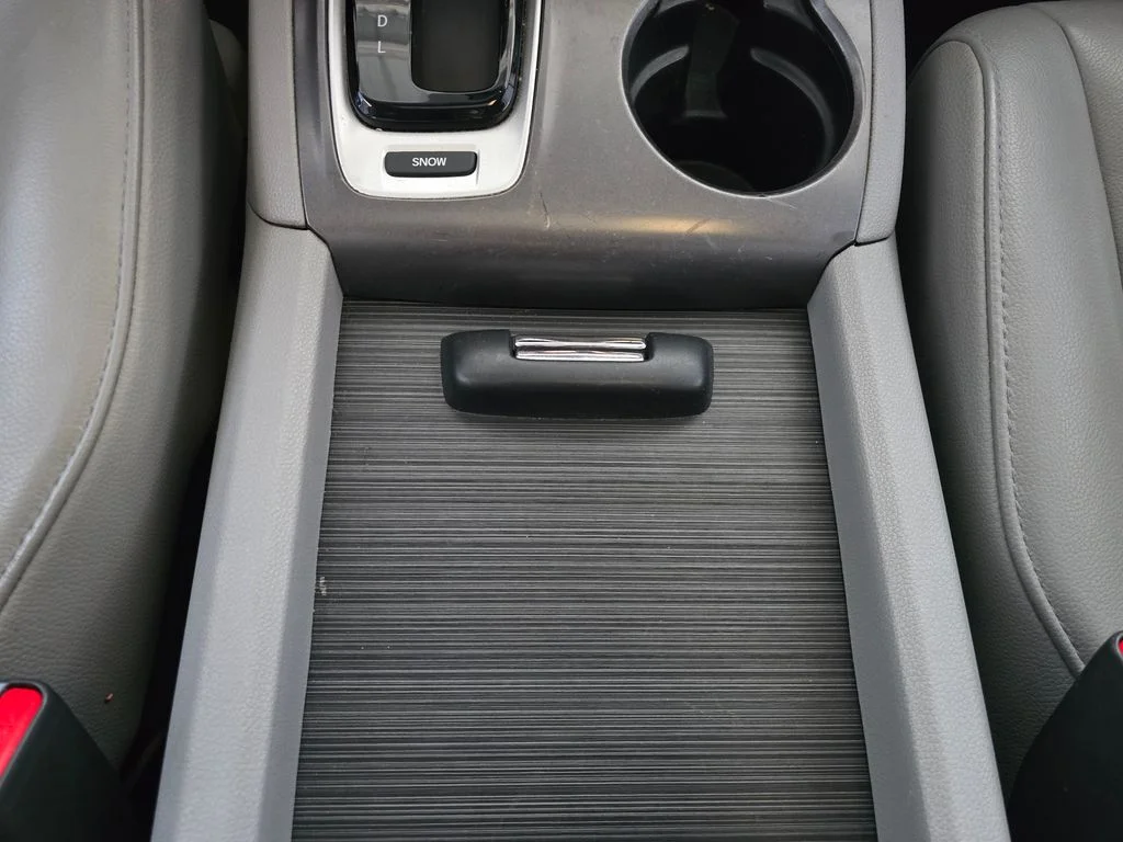 Used 2016 Silver Honda EX-L image 53