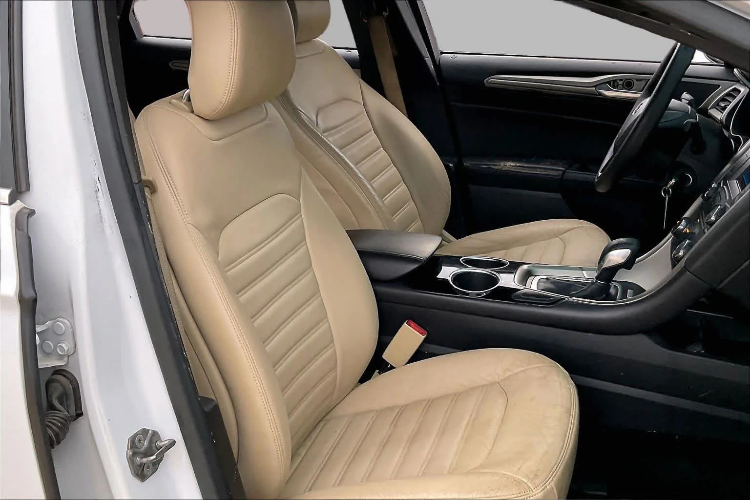 Used 2014 Oxford White Ford SE image 9
