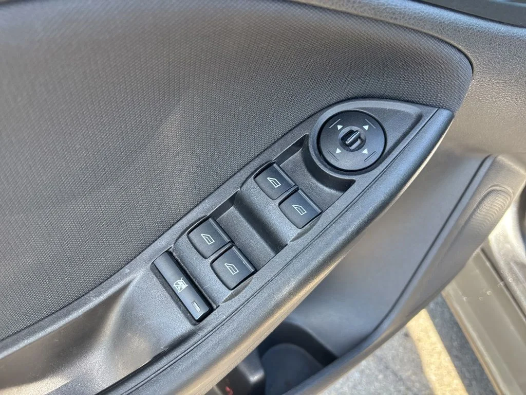 Used 2018 Gray Ford SE image 14