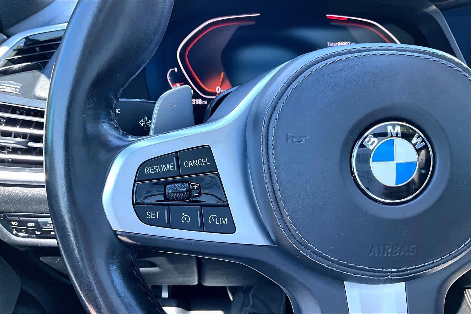Used 2020 Arctic Gray Metallic BMW sDrive40i image 24