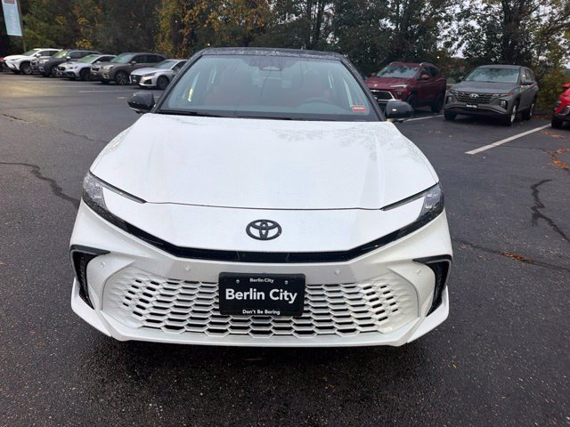 New 2026 Wind Chill Pearl with Midnight Black Metallic roof <sup>1</sup> Toyota  XSE AWD image 2
