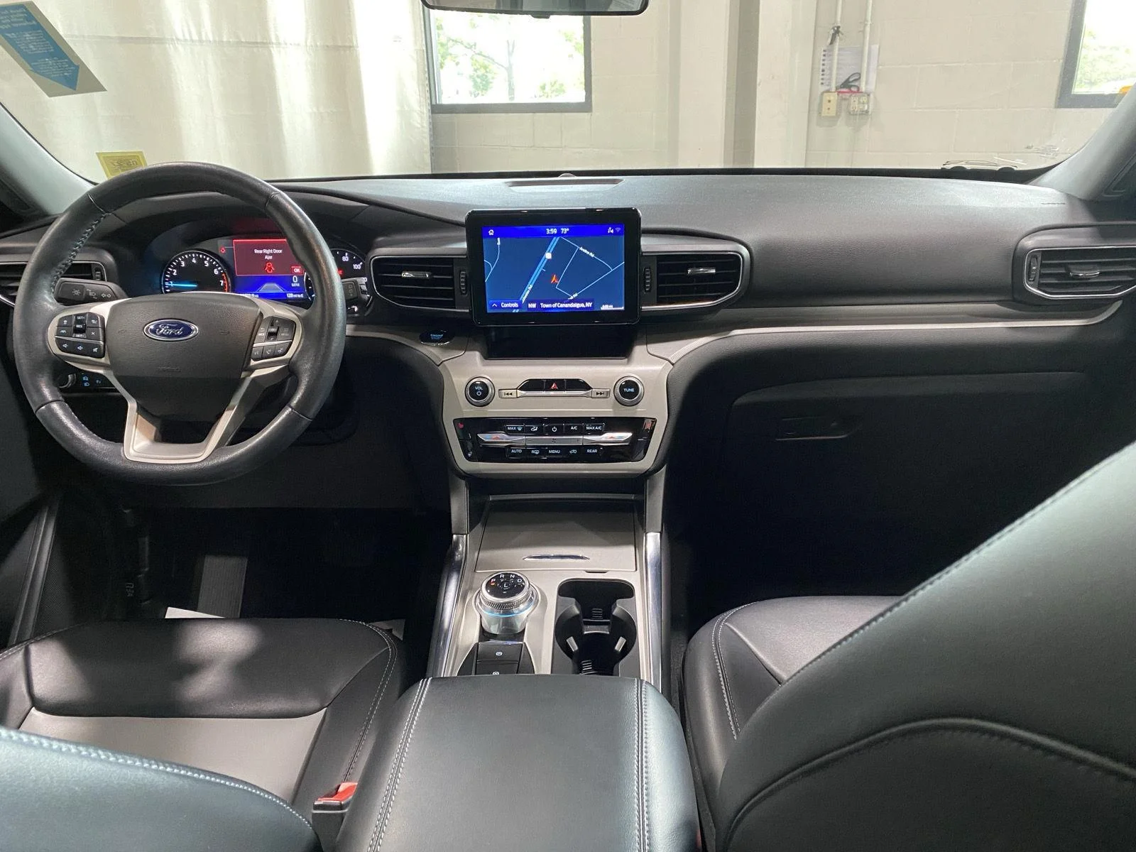 Used 2023 Black Metallic Ford XLT image 8