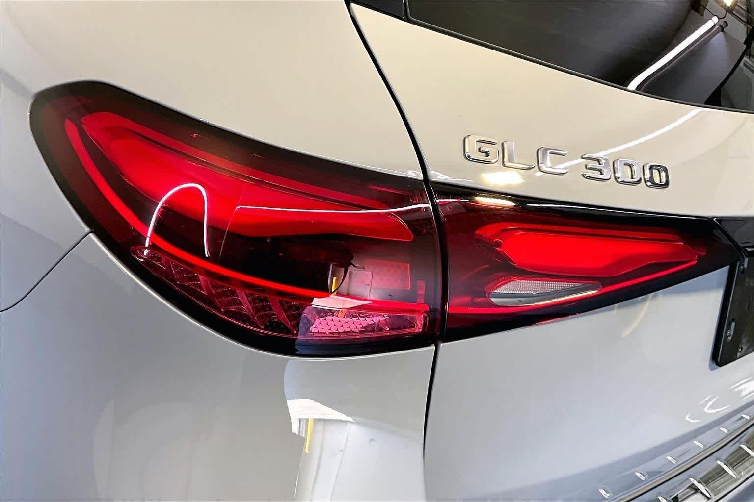 Used 2025 MANUFAKTUR Alpine Grey Mercedes-Benz GLC 300 image 28