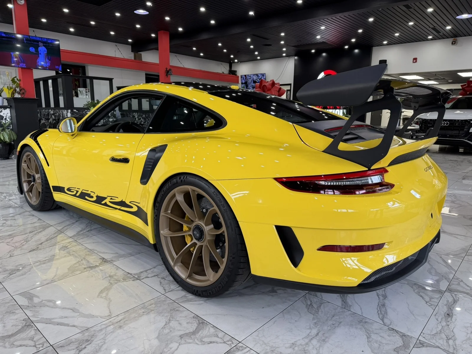 Used 2019 Racing Yellow Porsche GT3 RS Weissach Edition w/ Navi & rearCam image 6