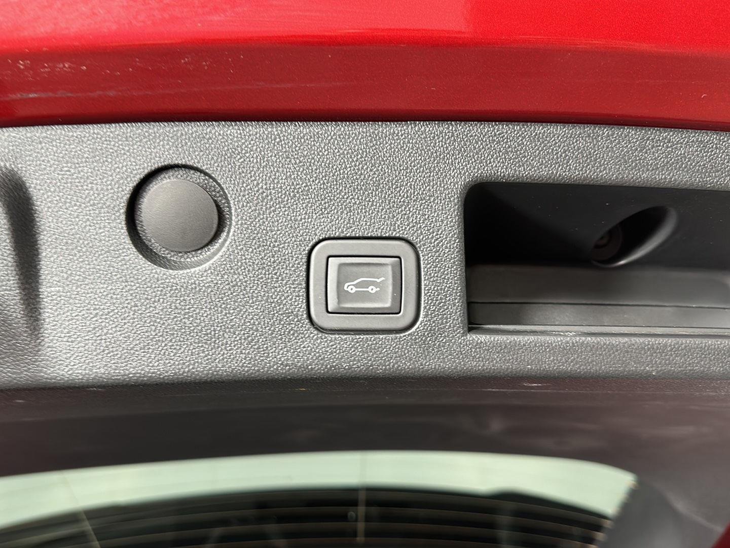 Used 2025 Radiant Red Tintcoat Chevrolet AWD ACTIV image 26