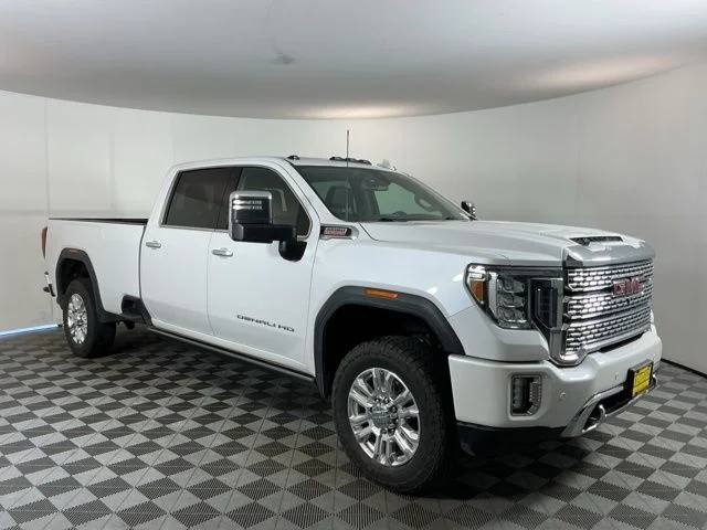 Used 2022 White GMC Denali image 3