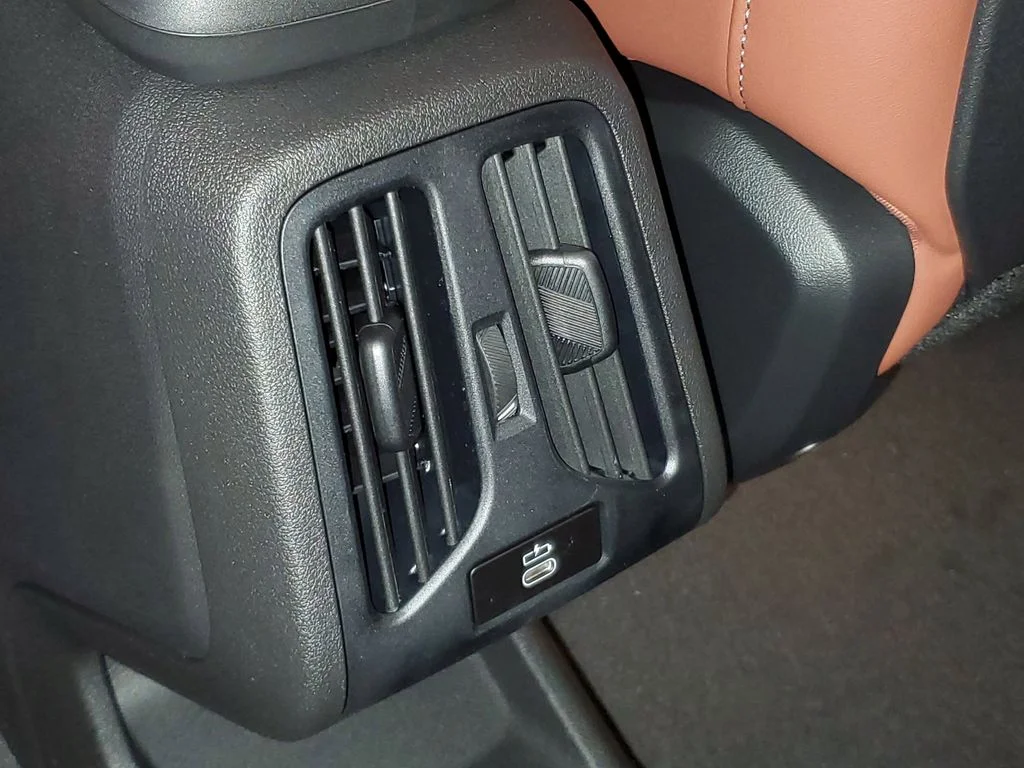 Used 2026 White BMW xDrive28i image 12