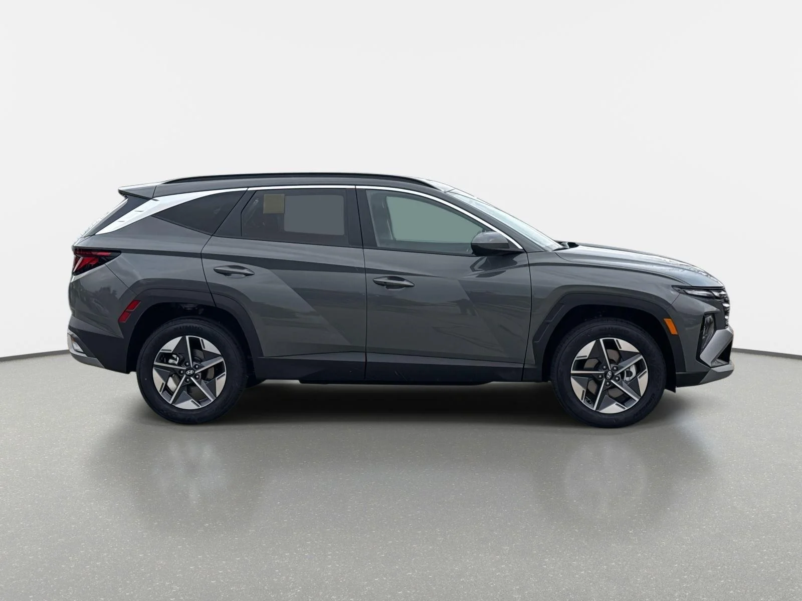 New 2026 Hampton Gray Hyundai SEL image 4