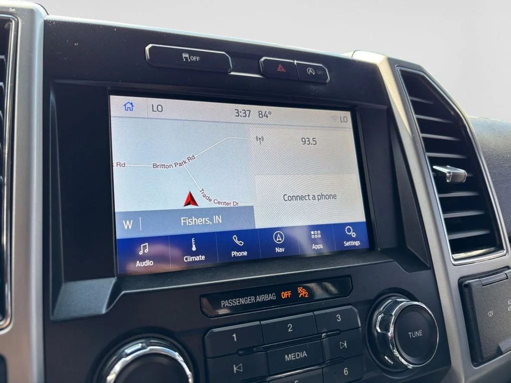Used 2019 Silver Ford Lariat image 23