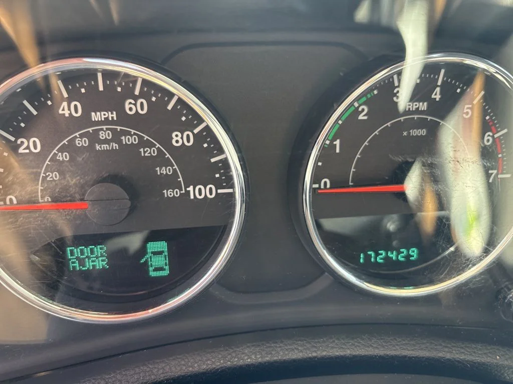 Used 2011 Sahara Tan Clearcoat Jeep Unlimited Rubicon image 9