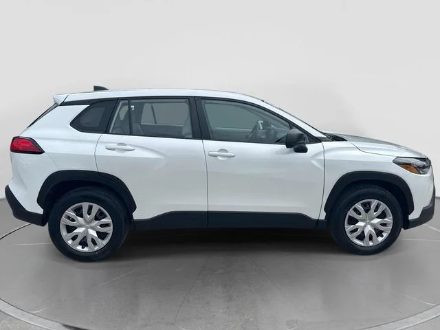 Used 2023 Pearl Toyota L image 7