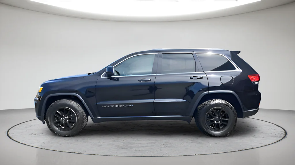 Used 2020 Black Jeep Laredo E image 6