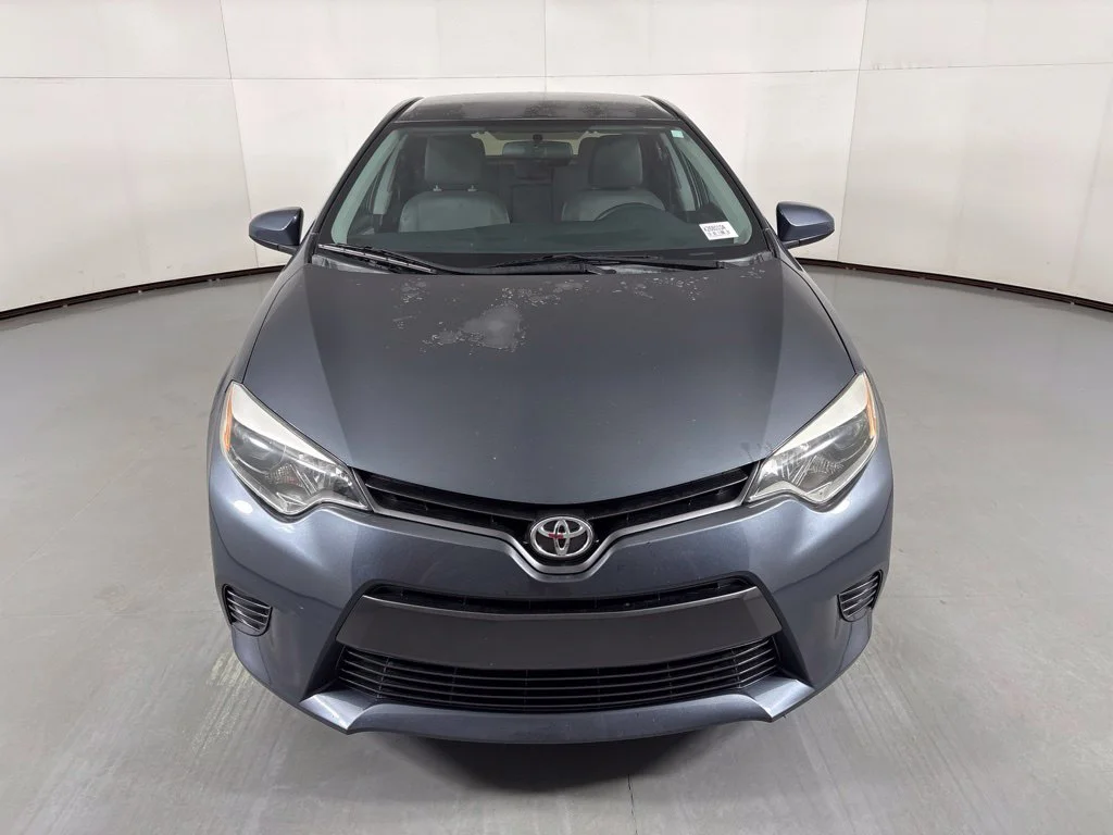 Used 2016 Gray Toyota LE image 3