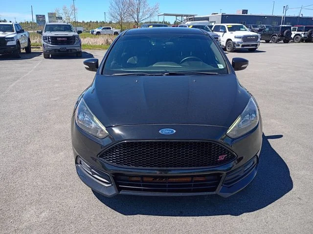 Used 2016 Ford Focus ST with VIN 1FADP3L91GL397385 for sale in Penn Yan, NY