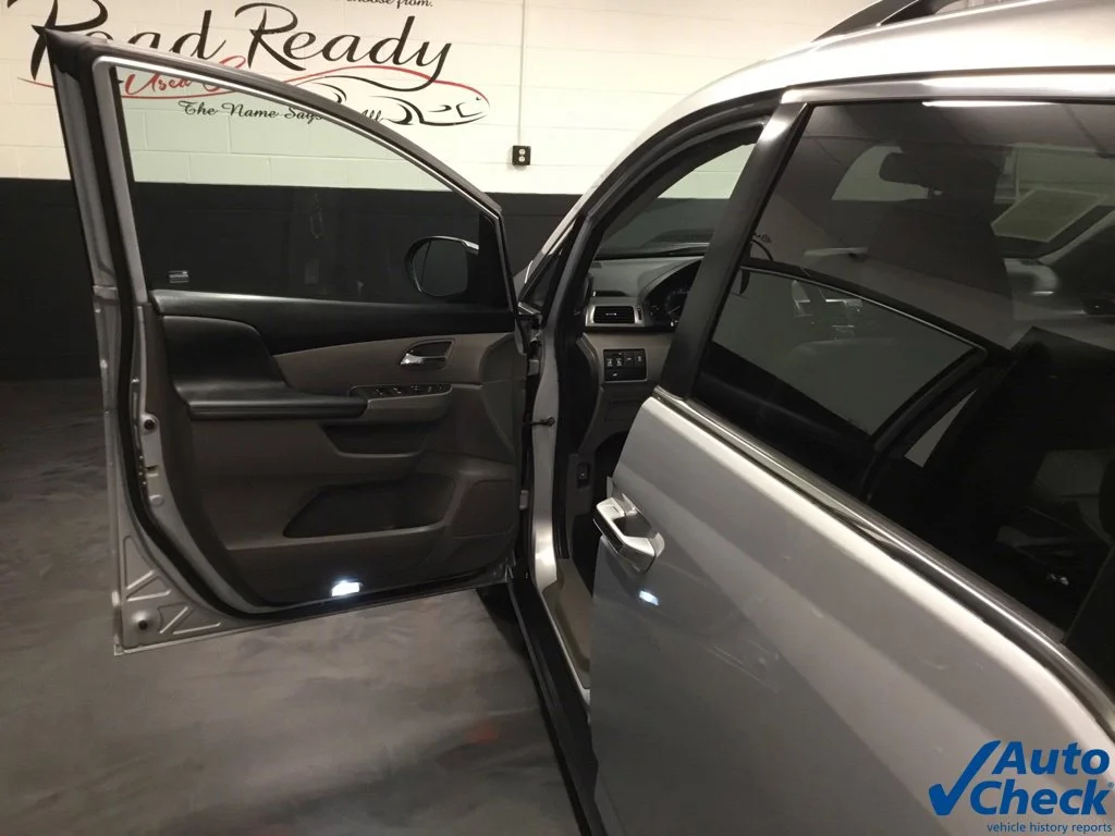 Used 2015 Silver Honda EX-L image 24