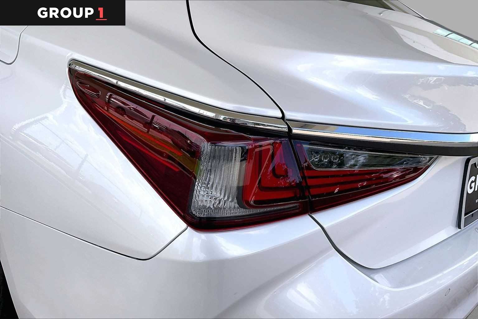 Used 2024 Eminent White Pearl Lexus Luxury image 26