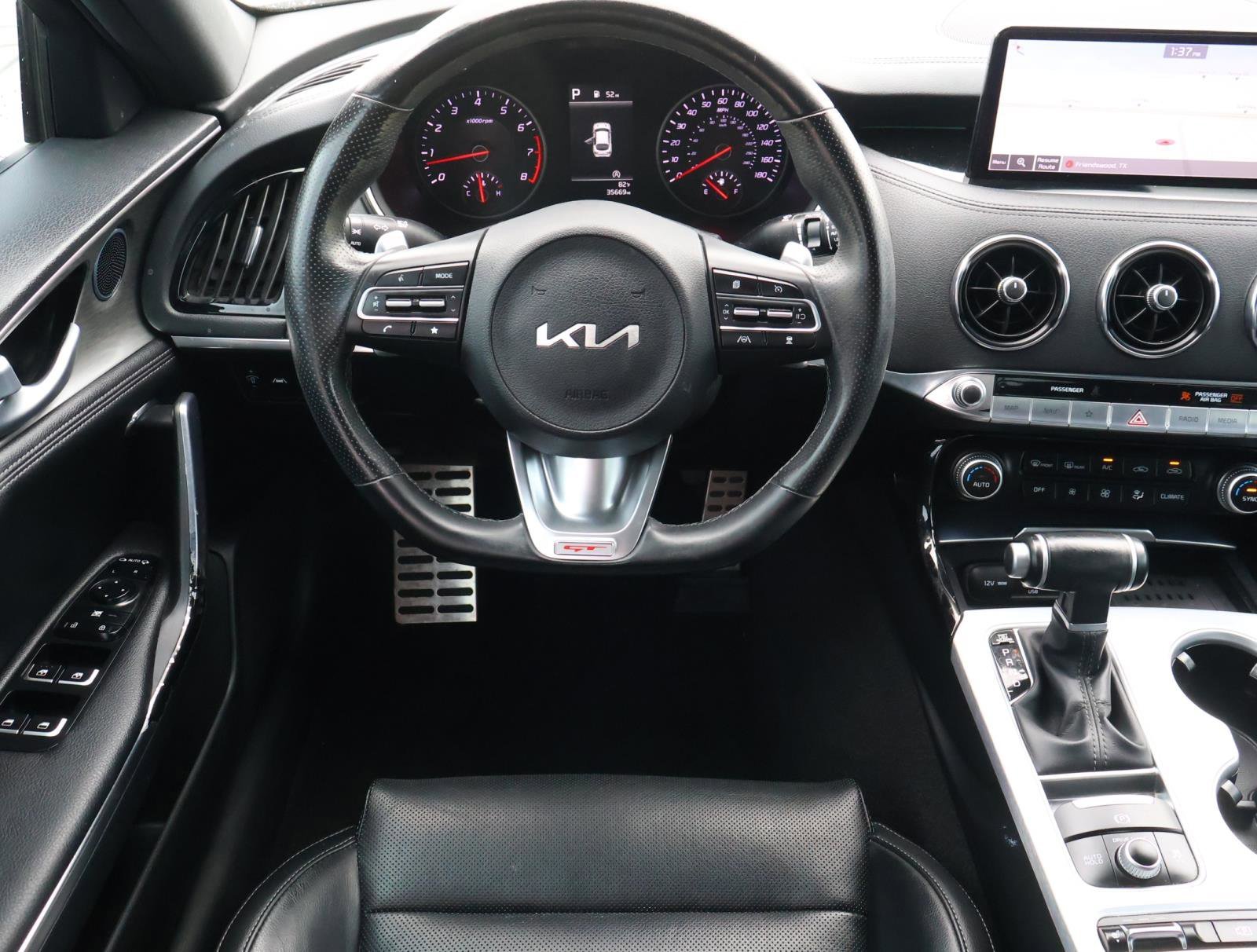 2022 Kia Stinger GT1 - Photo 9