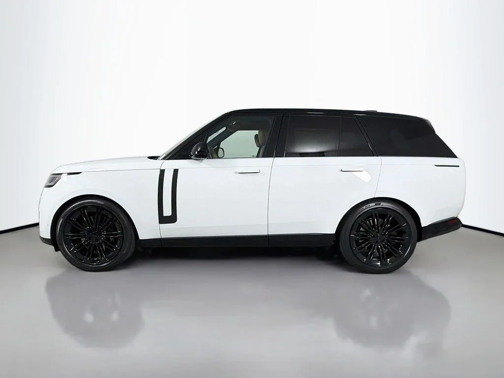 New 2026 Fuji White Land Rover SE image 8