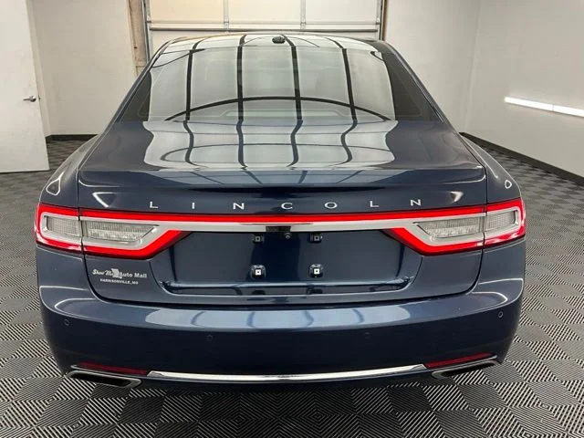 Used 2017 Black Lincoln Reserve image 18