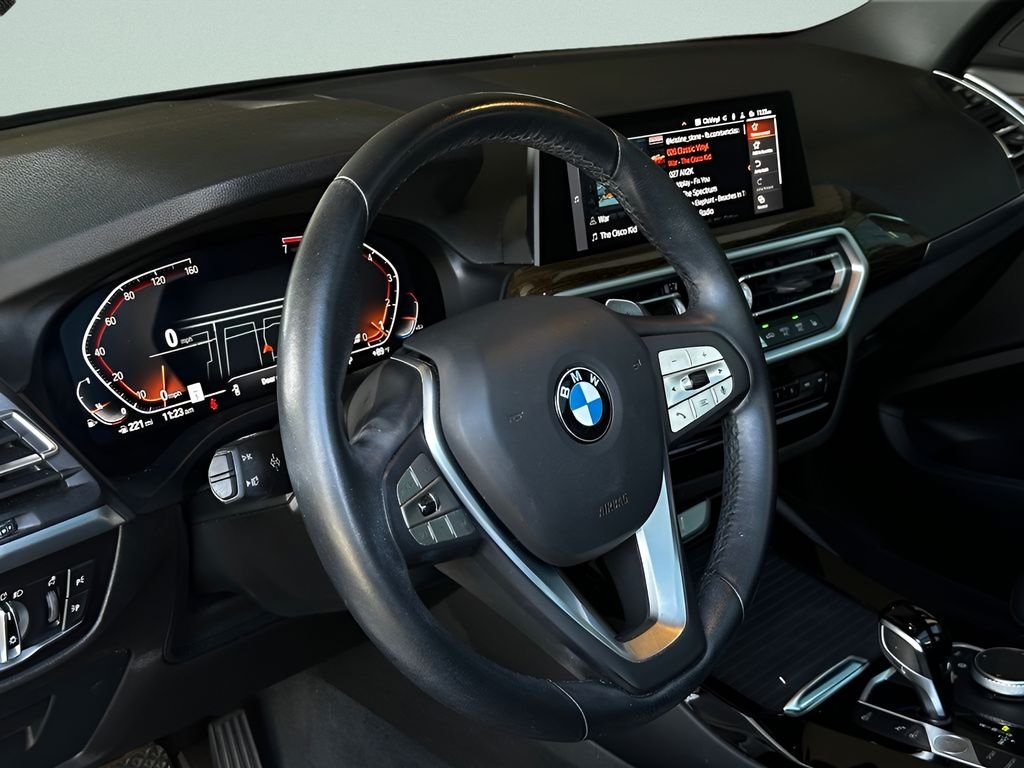 Used 2022 Black Sapphire Metallic BMW sDrive30i image 13