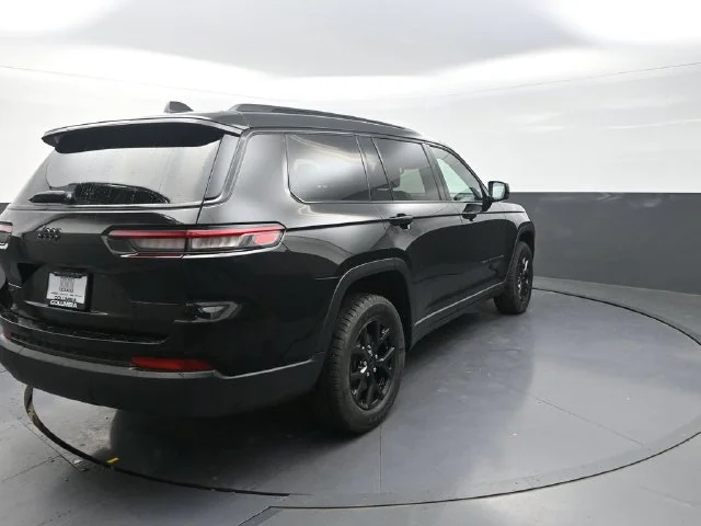 Used 2024 Black Jeep Altitude X image 9