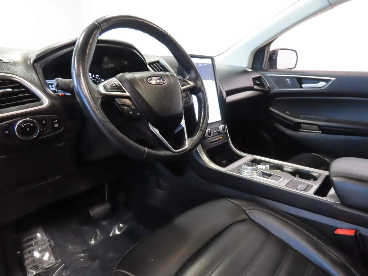 Used 2023 Agate Black Ford SEL image 9