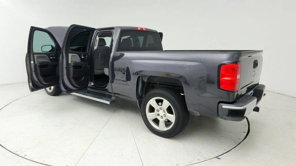 Used 2015 TUNGSTEN METALLIC Chevrolet LS image 11