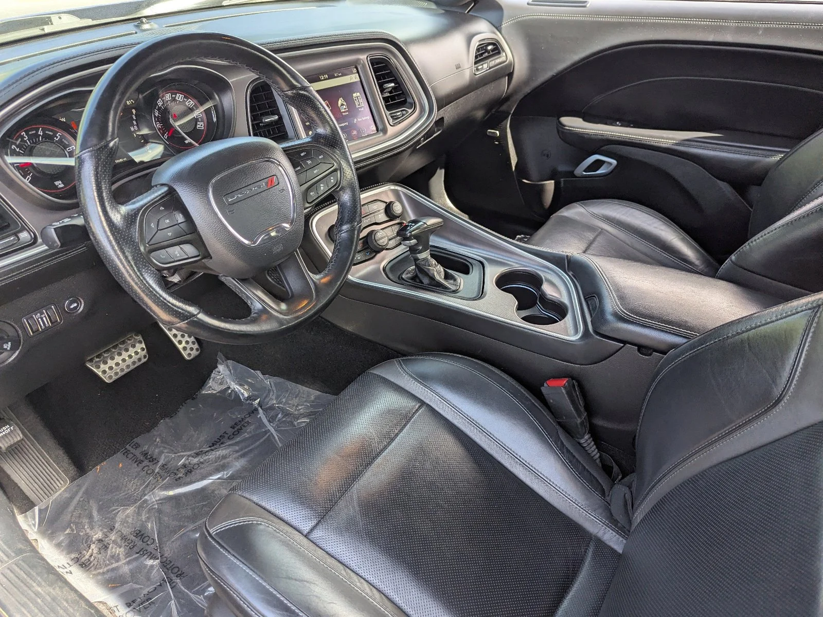 2022 Dodge Challenger SXT - Photo 17