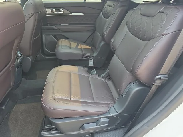 2026 Ford Explorer Platinum - Photo 24