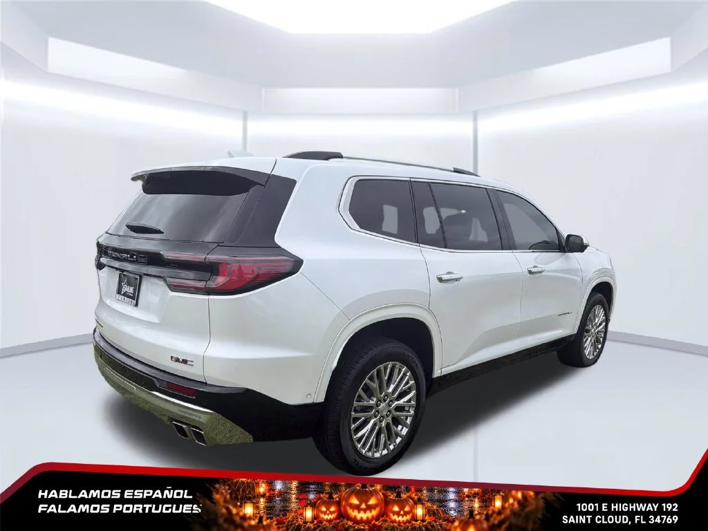 Used 2024 White Frost Tricoat GMC Denali image 5