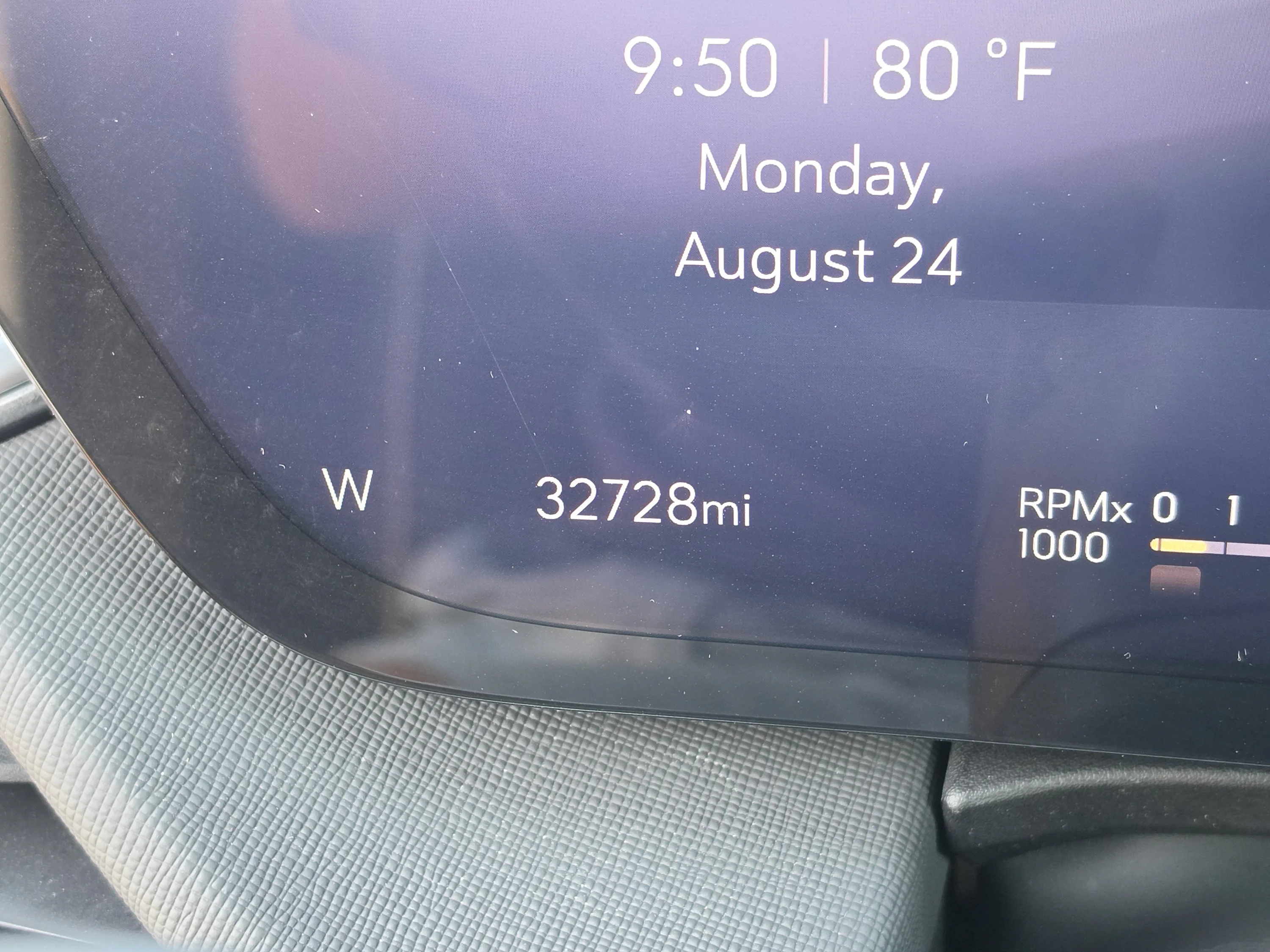 Used 2025 Summit White Buick Preferred image 39