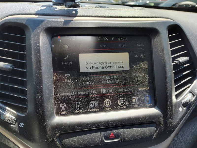Used 2016 Black Jeep Latitude image 13