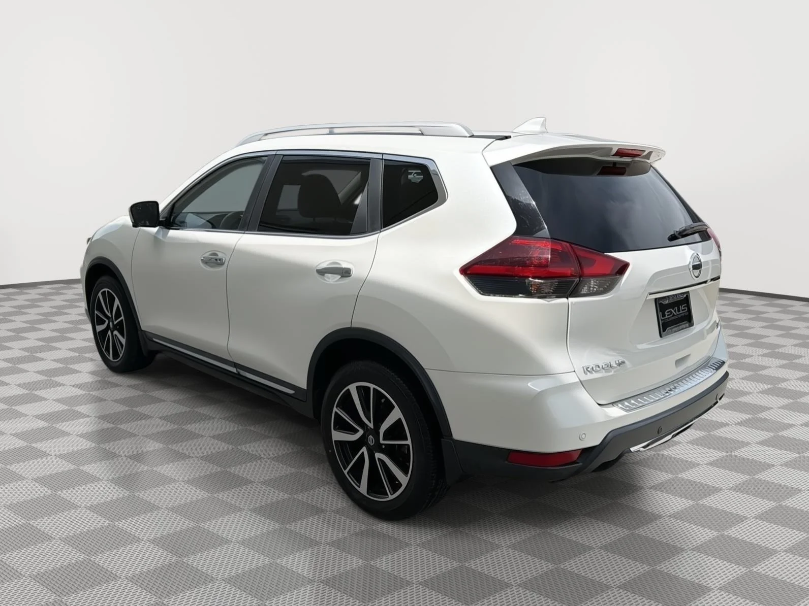Used 2019 Pearl White Tricoat Nissan SL image 8
