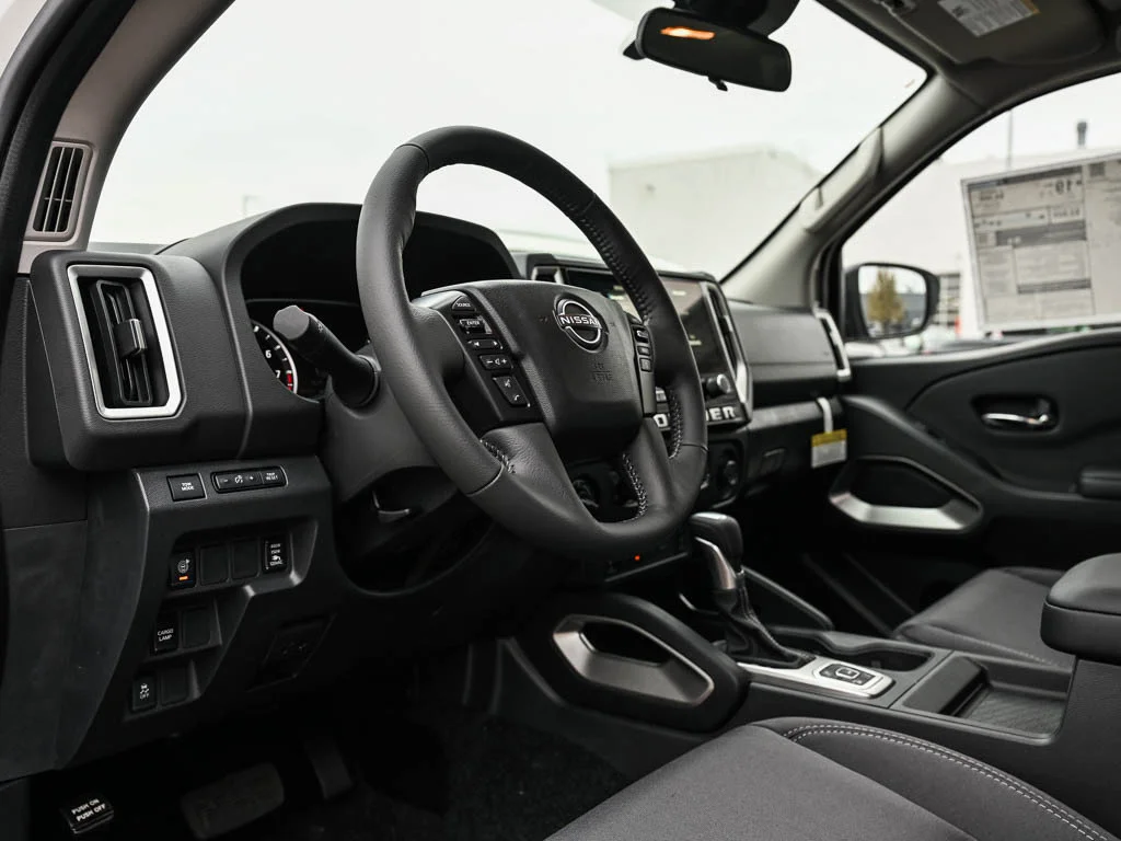 2026 Nissan Frontier SV - Photo 17