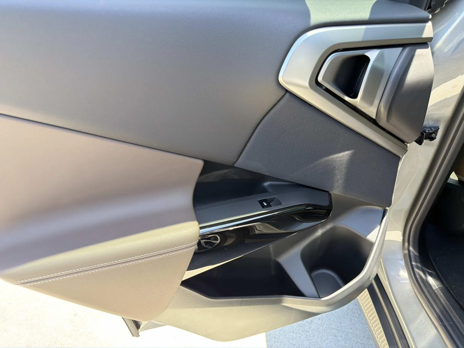 New 2026 Skyscraper Grey Metallic BMW 30 xDrive image 8