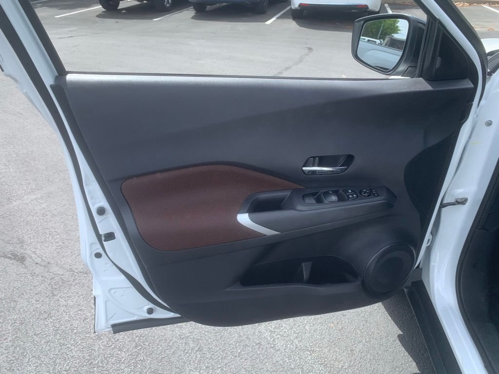Used 2023 Aspen White/Super Black Nissan SR image 9