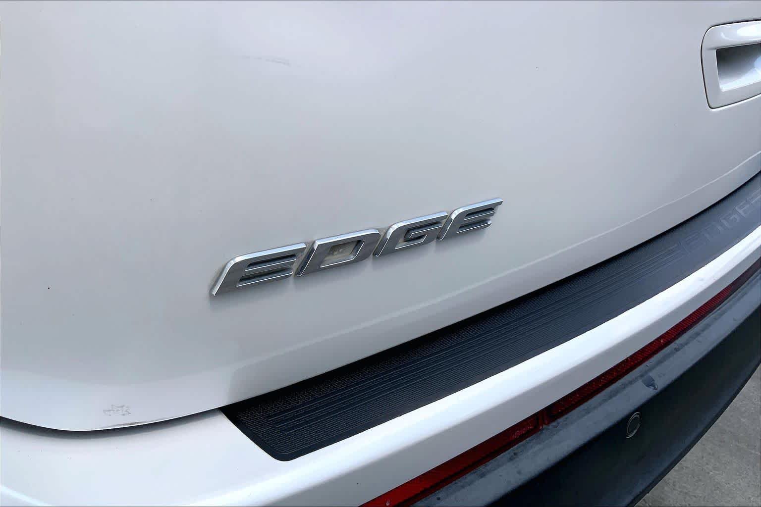 Used 2016 White Platinum Metallic Tri-Coat Ford Titanium image 10