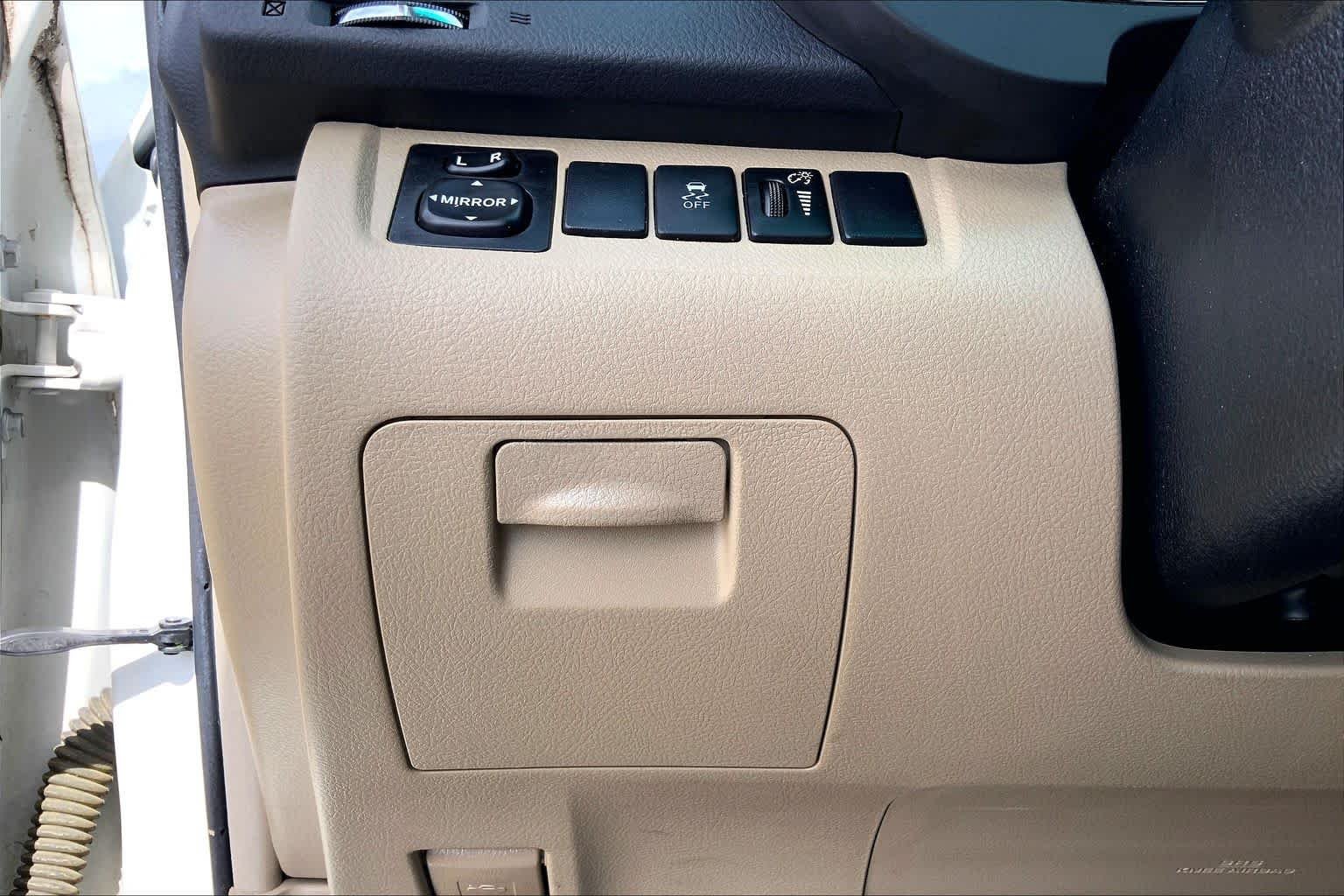 Used 2012 Blizzard Pearl Toyota  image 32