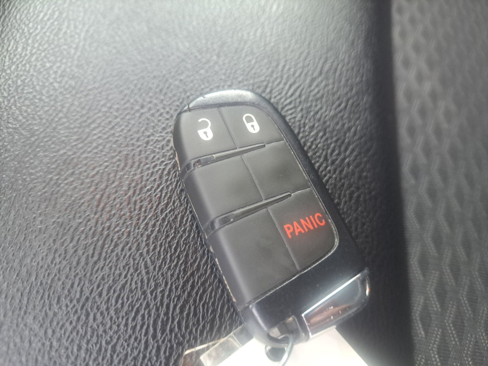 Used 2024 Bright White Clearcoat Jeep Latitude image 28
