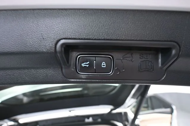 Used 2022 White Ford XLT image 35