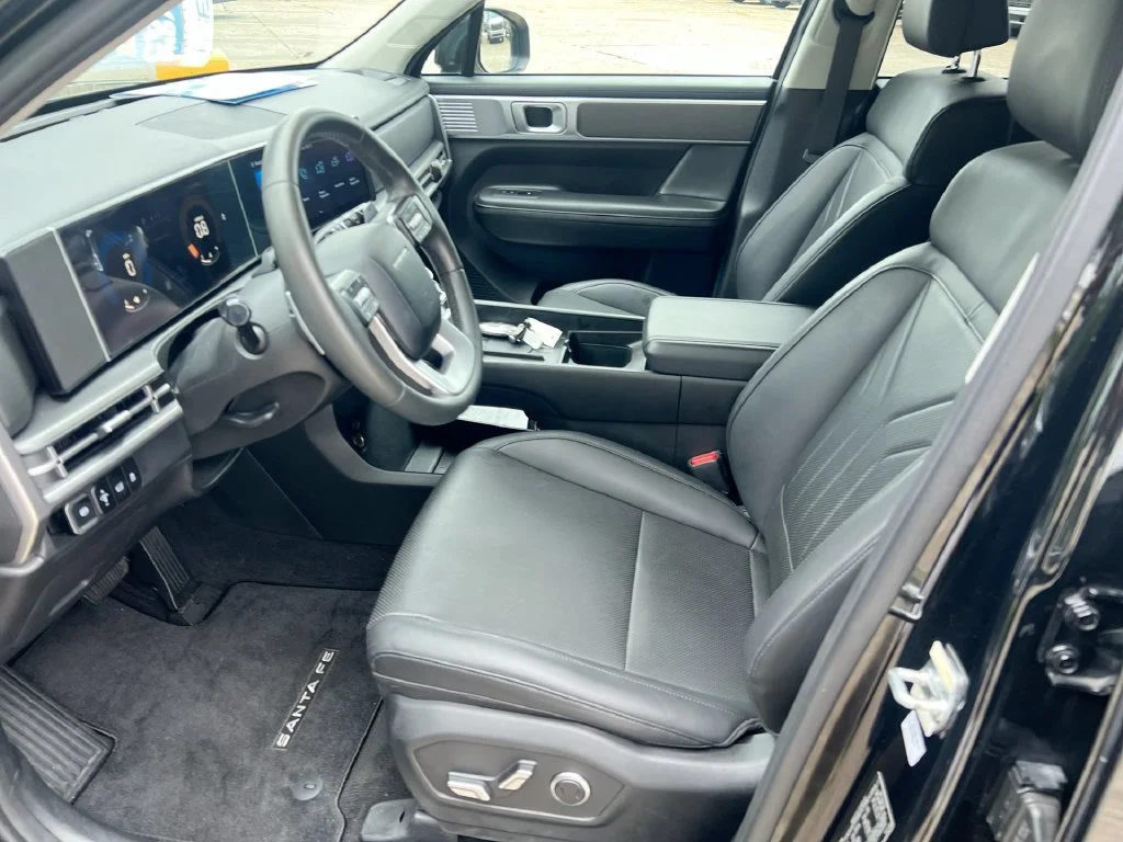 Used 2024 Black Hyundai SEL image 13
