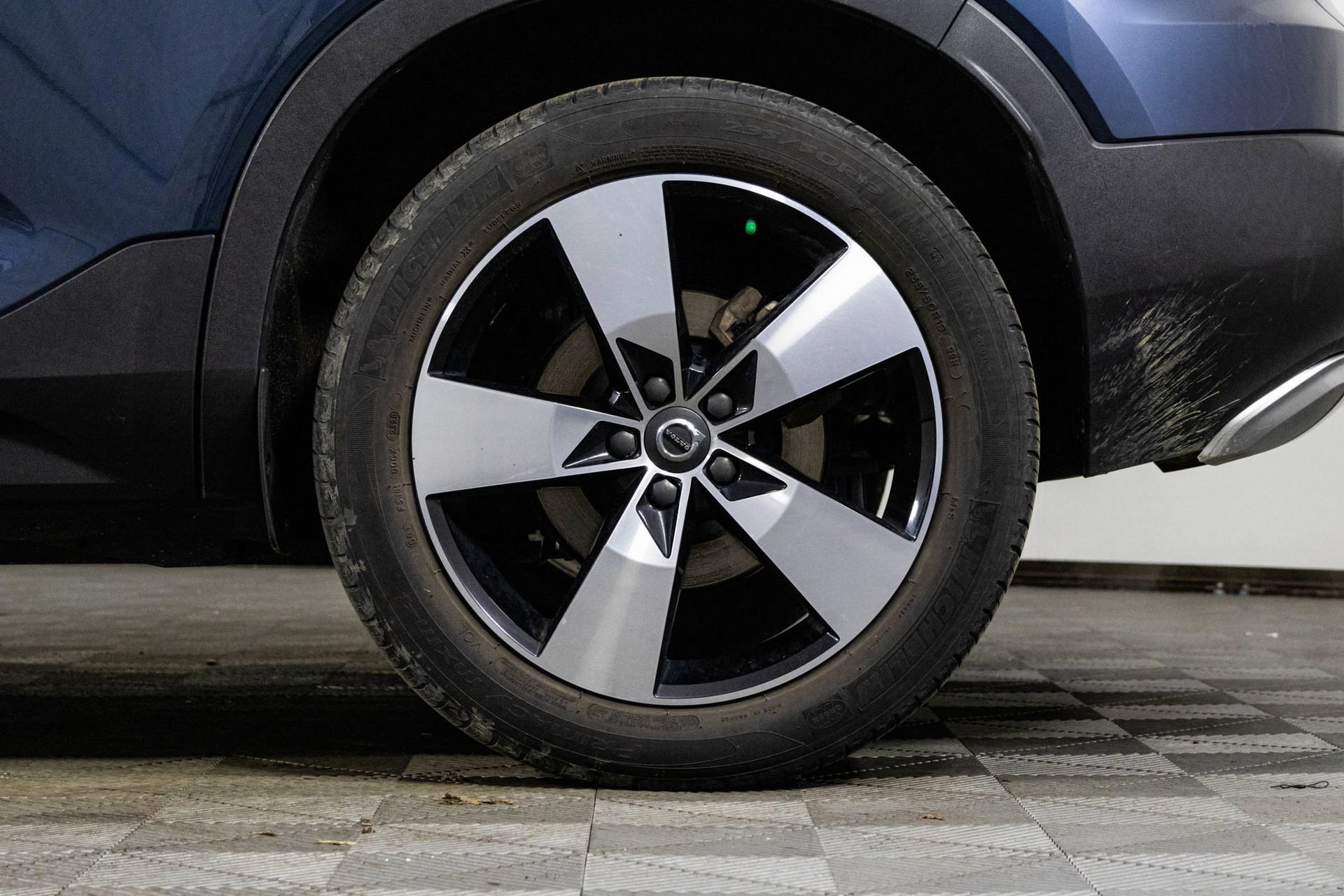 2021 VOLVO XC40 - Image 42