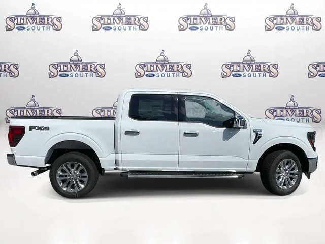 New 2026 White Ford XLT image 2