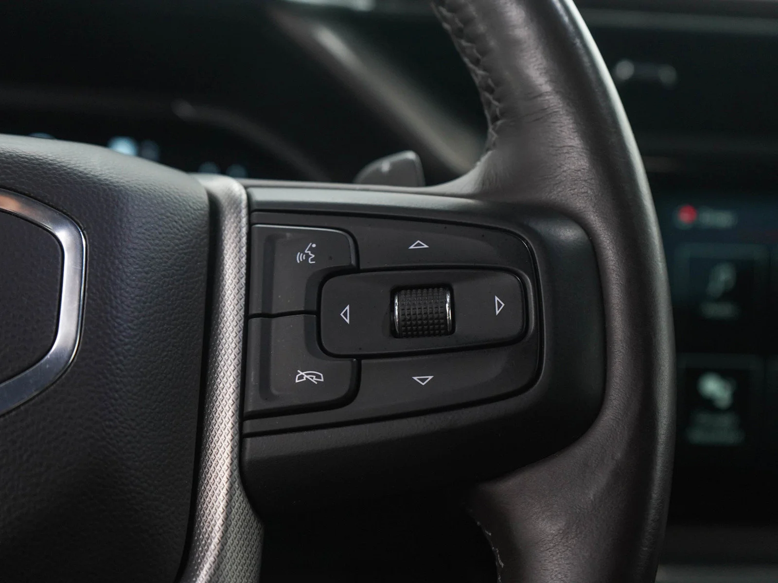 Used 2023 White Frost GMC Denali image 27