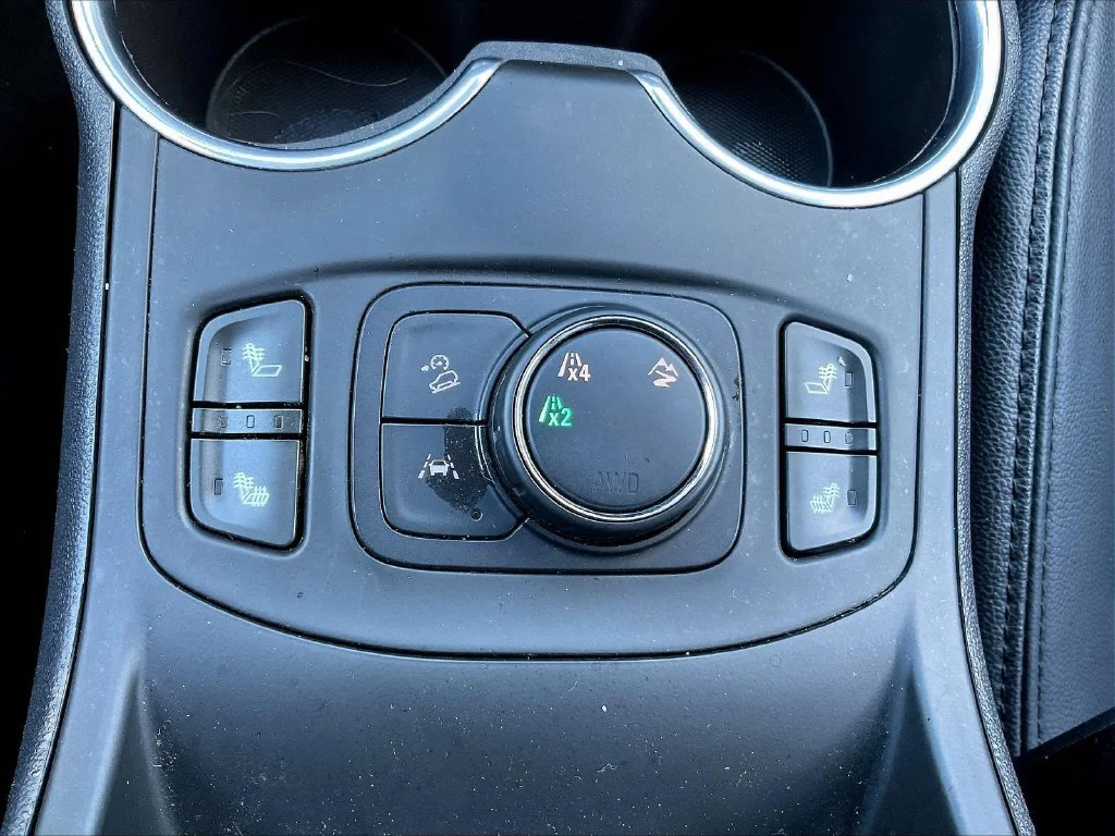 Used 2020 Ebony Twilight Metallic GMC SLE image 16