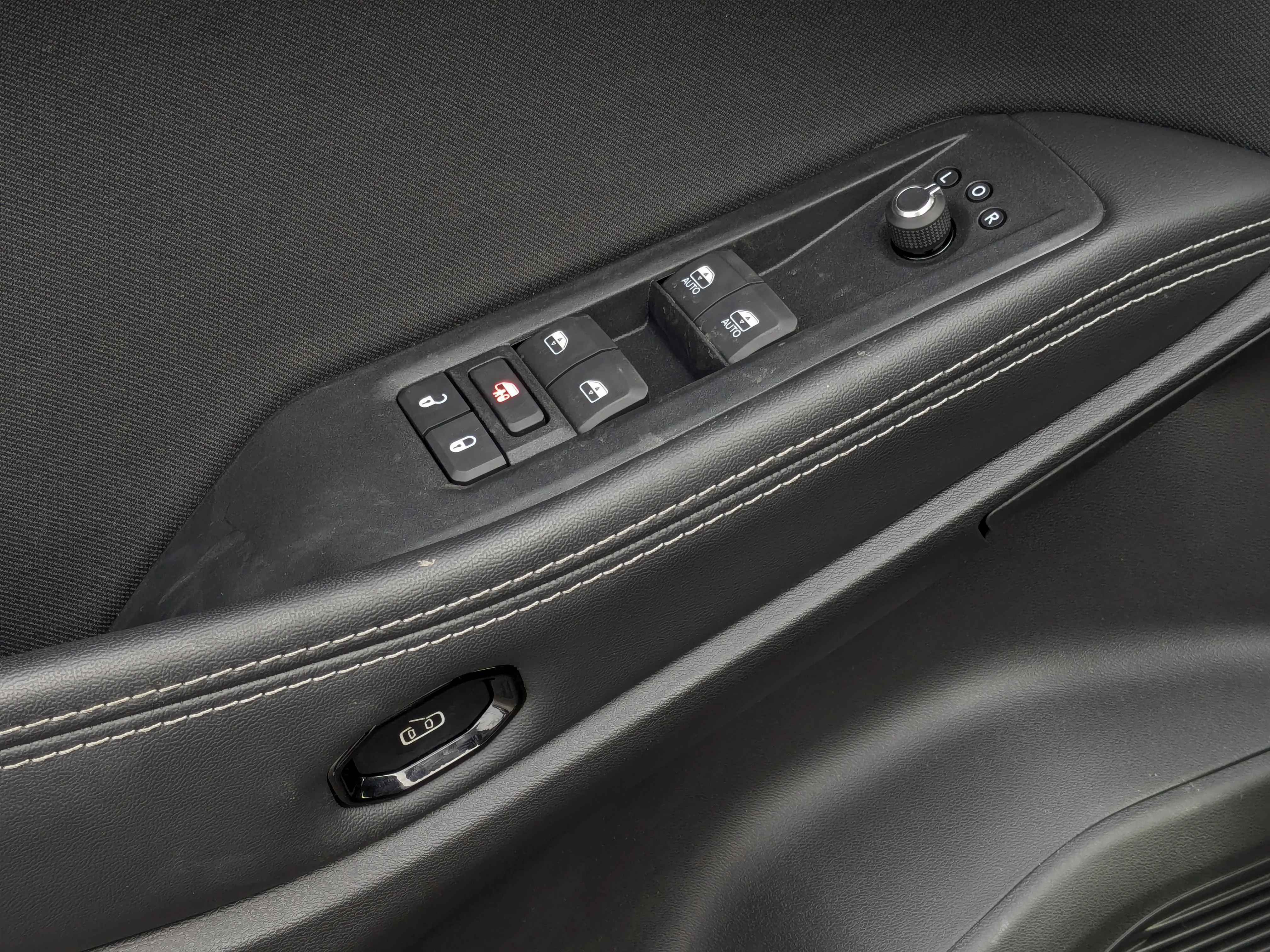 New 2026 Black Jeep Laredo - - Customer Preferred Pkg 23F - Compact Spare Tire - Diamond Black Crystal Pearl & More image 13