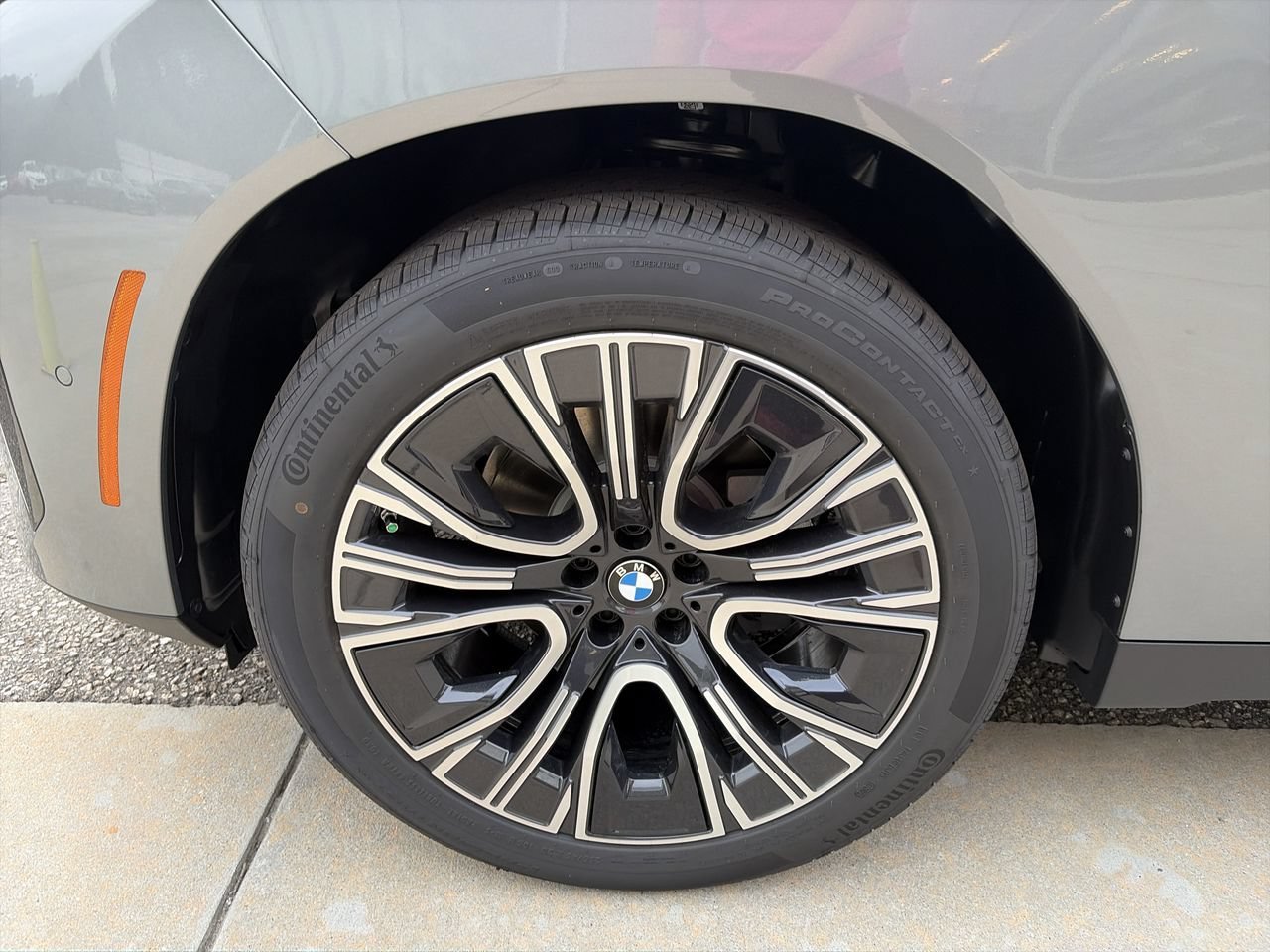 New 2026 Skyscraper Grey Metallic BMW 30 xDrive image 13