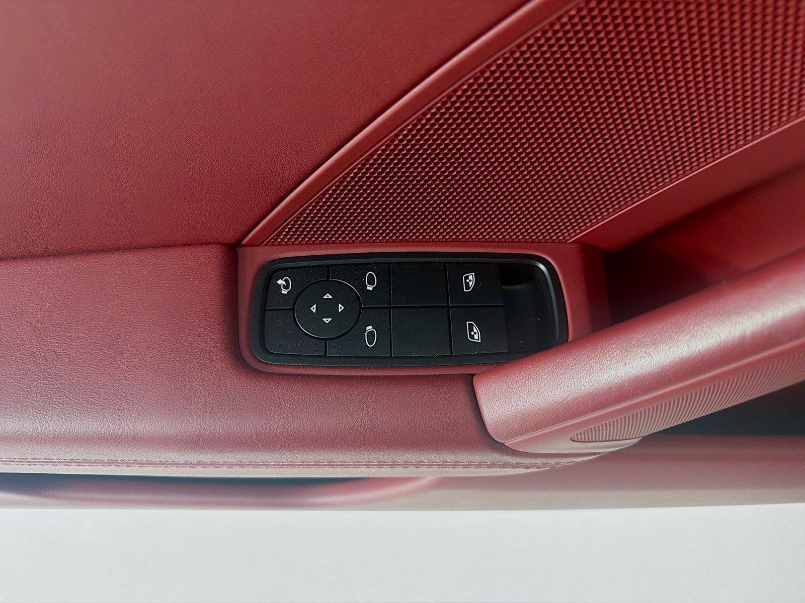 Used 2022 Chalk Porsche Carrera S image 8